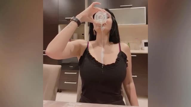 Ebru Polat İfşa — Mutfakta Sut Dokme Gogs Açma İfşa